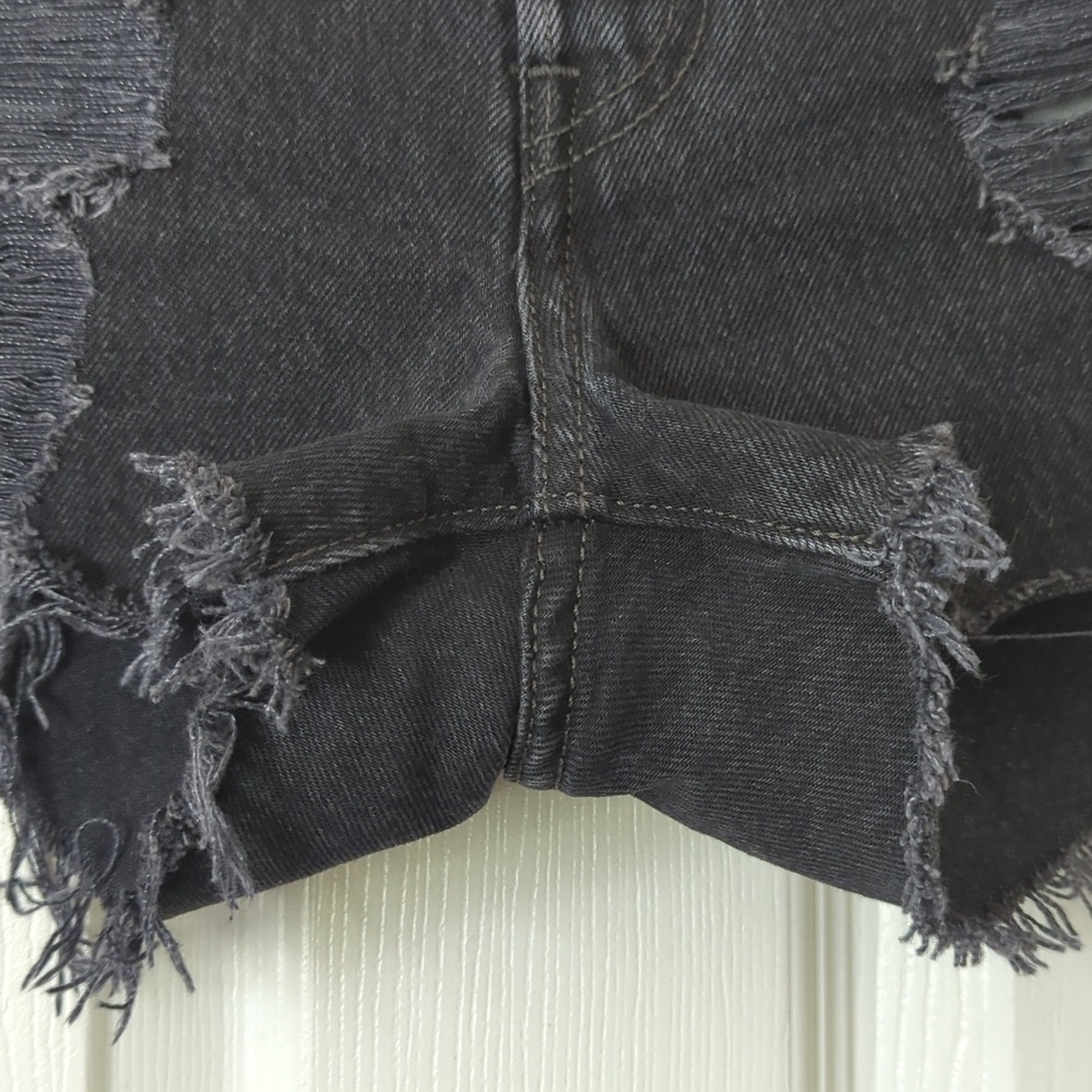 Levi's 501 Classic Distressed High Rise Cut Off Button Fly Jean Shorts Black 29 - Picture 9 of 13